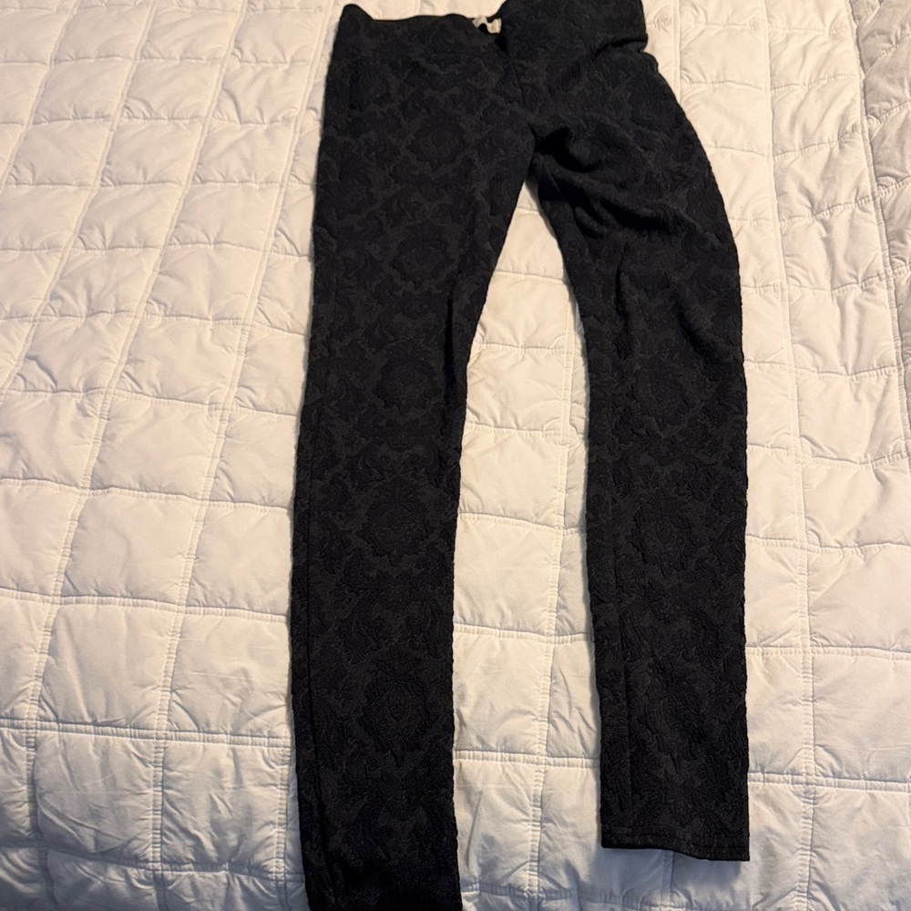 Abercrombie & Fitch Black and Cream Pants
